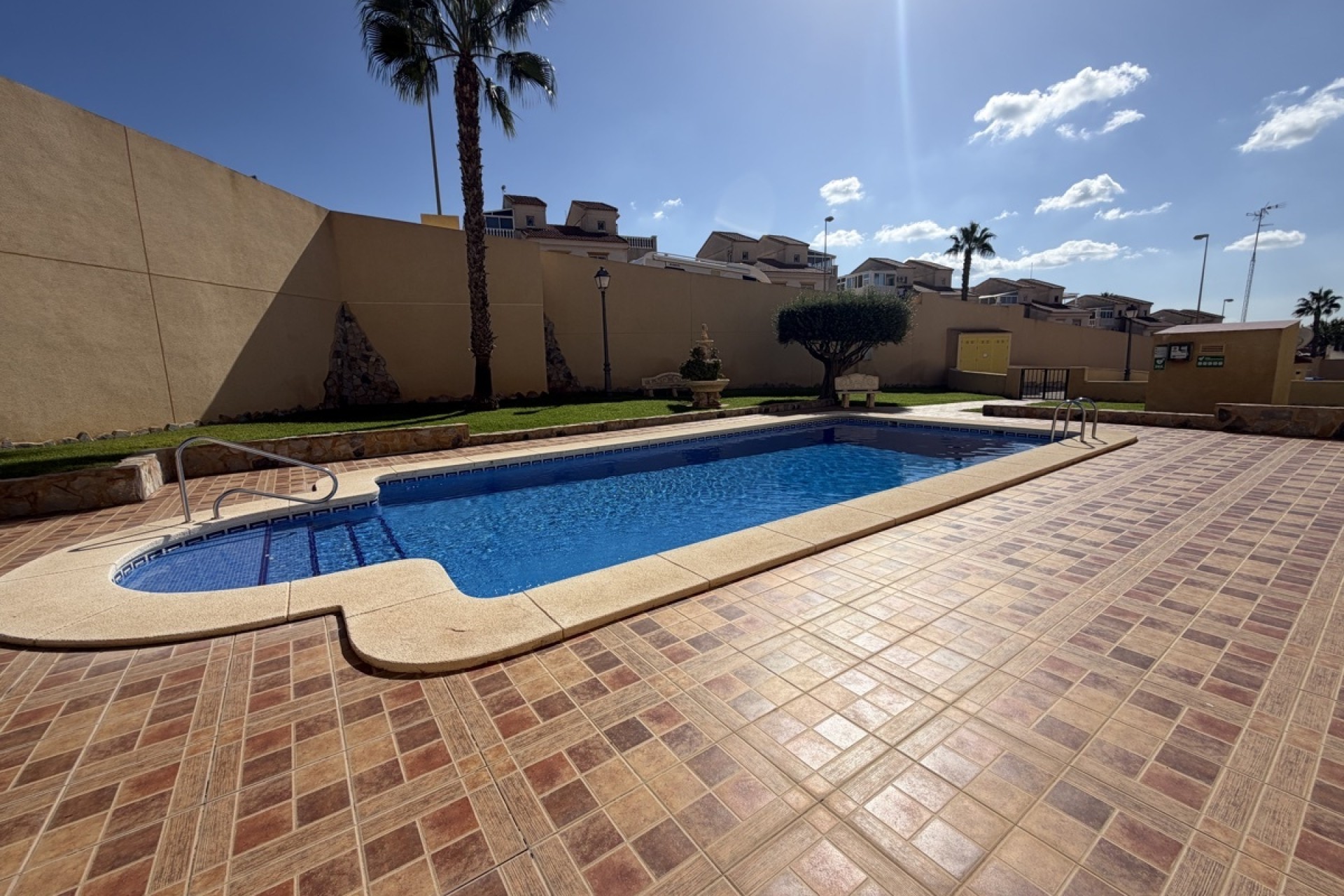 Venta - Adosado -
Villamartín