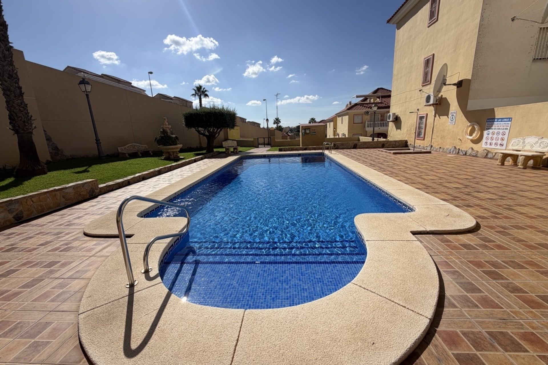 Venta - Adosado -
Villamartín