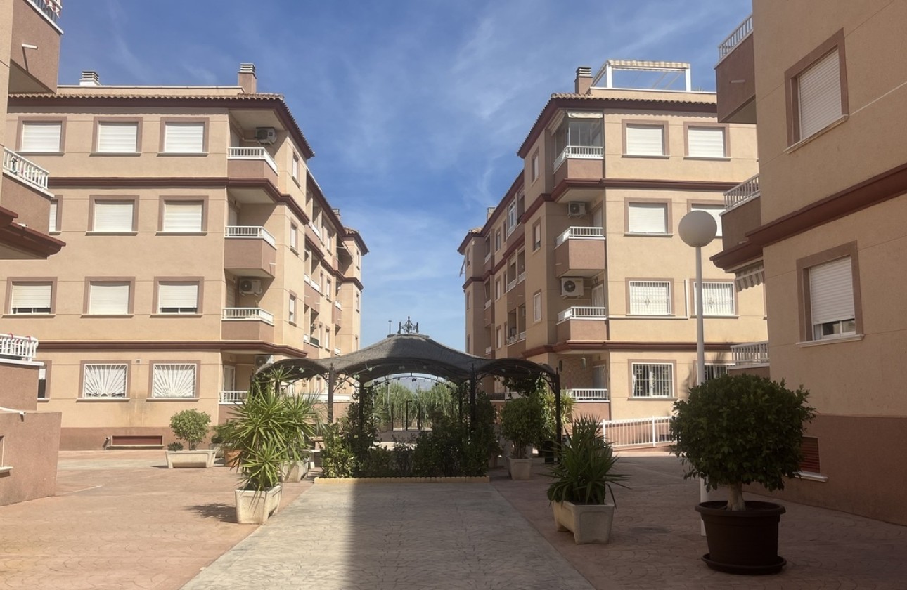 Venta - Apartamento / Piso -
Algorfa