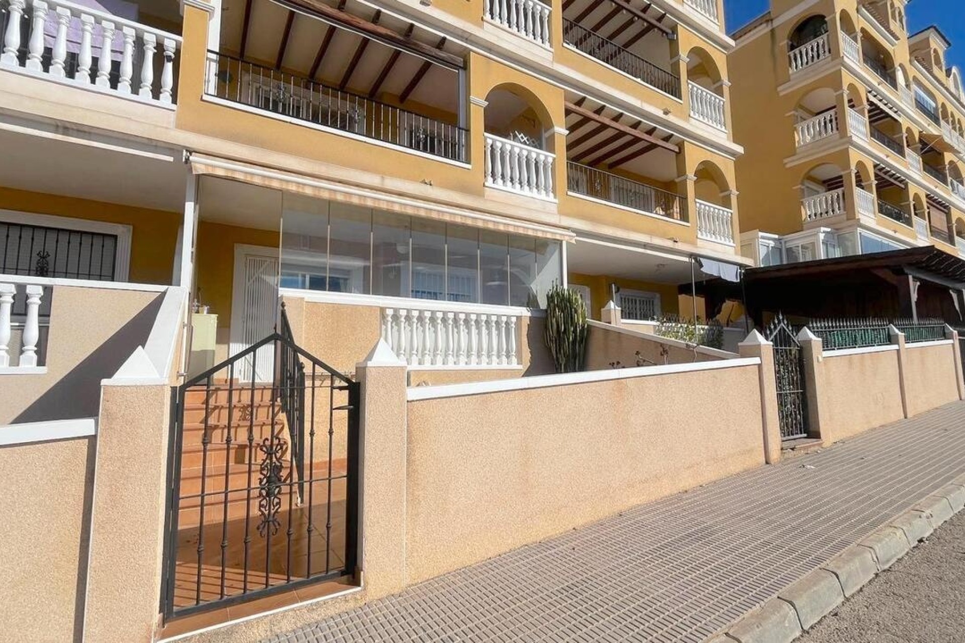 Venta - Apartamento / Piso -
Algorfa