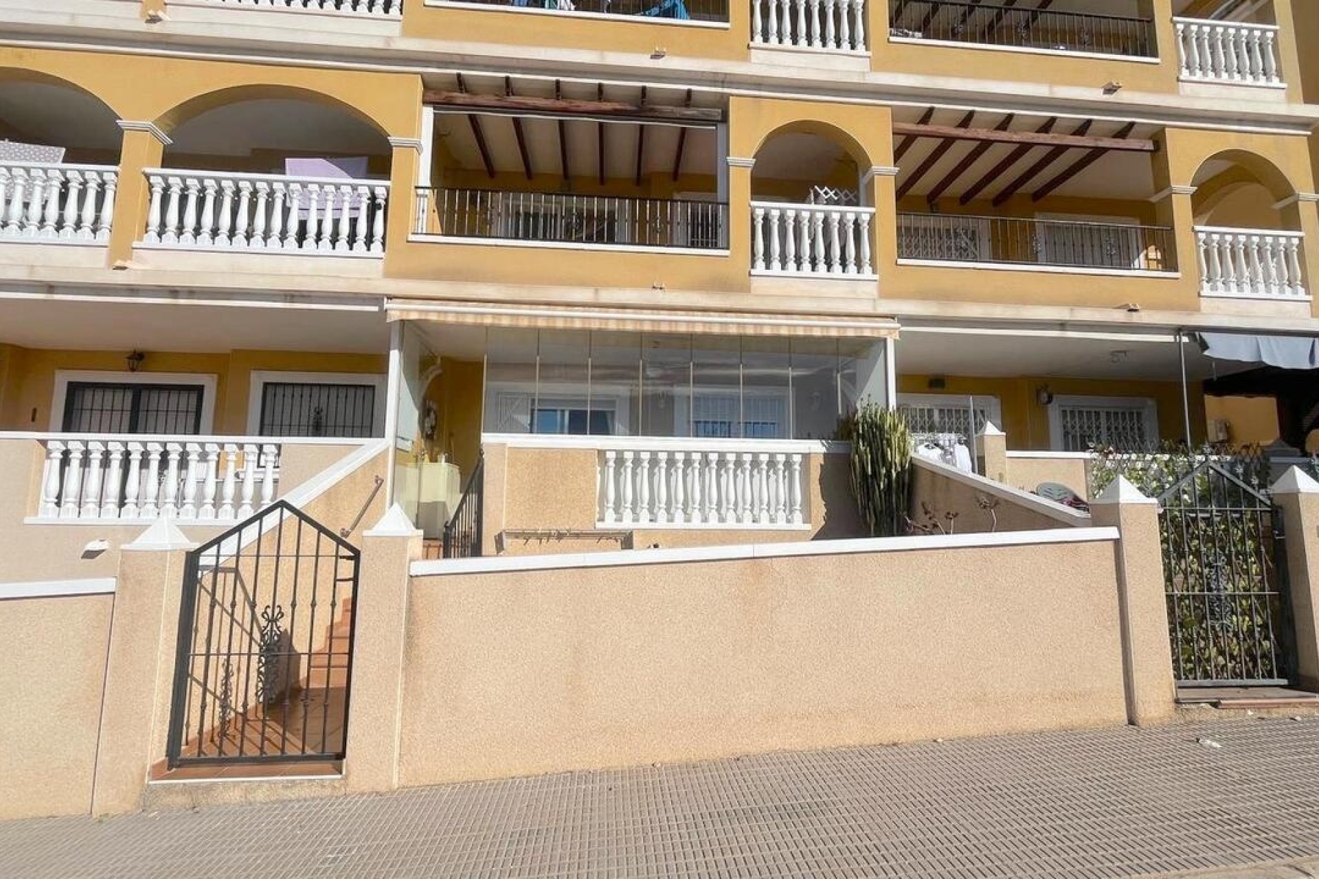 Venta - Apartamento / Piso -
Algorfa