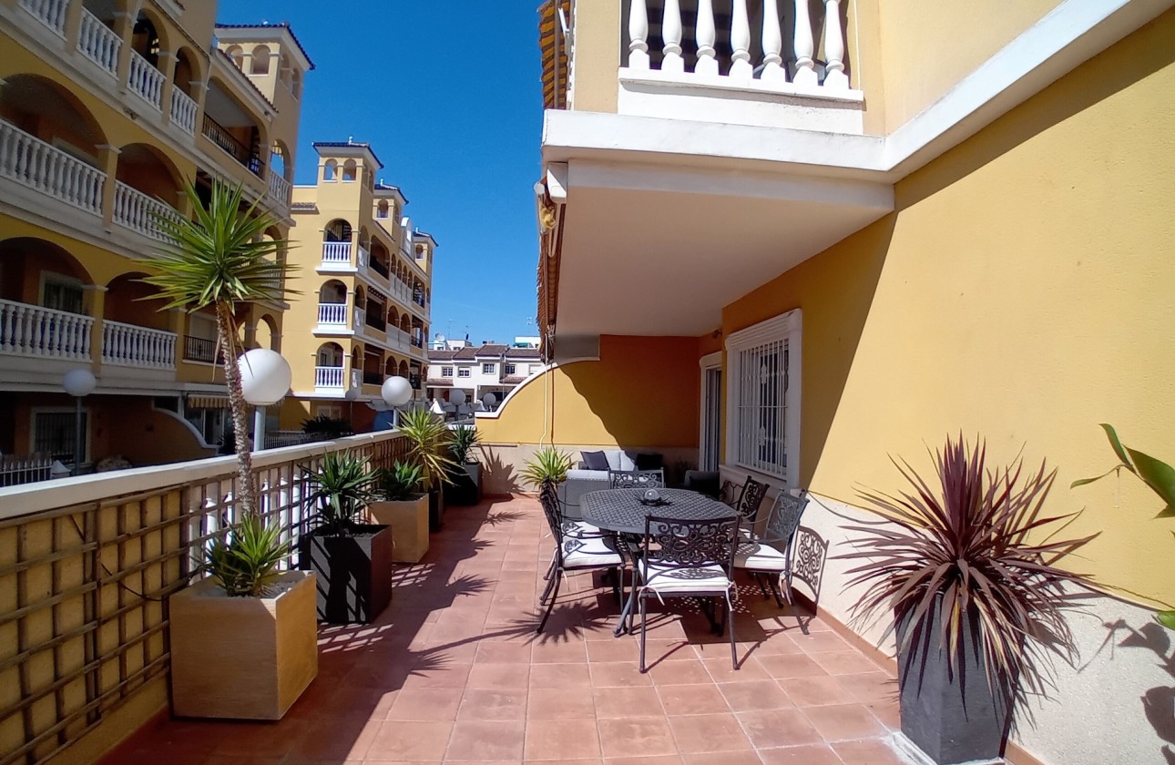 Venta - Apartamento piso -
Algorfa