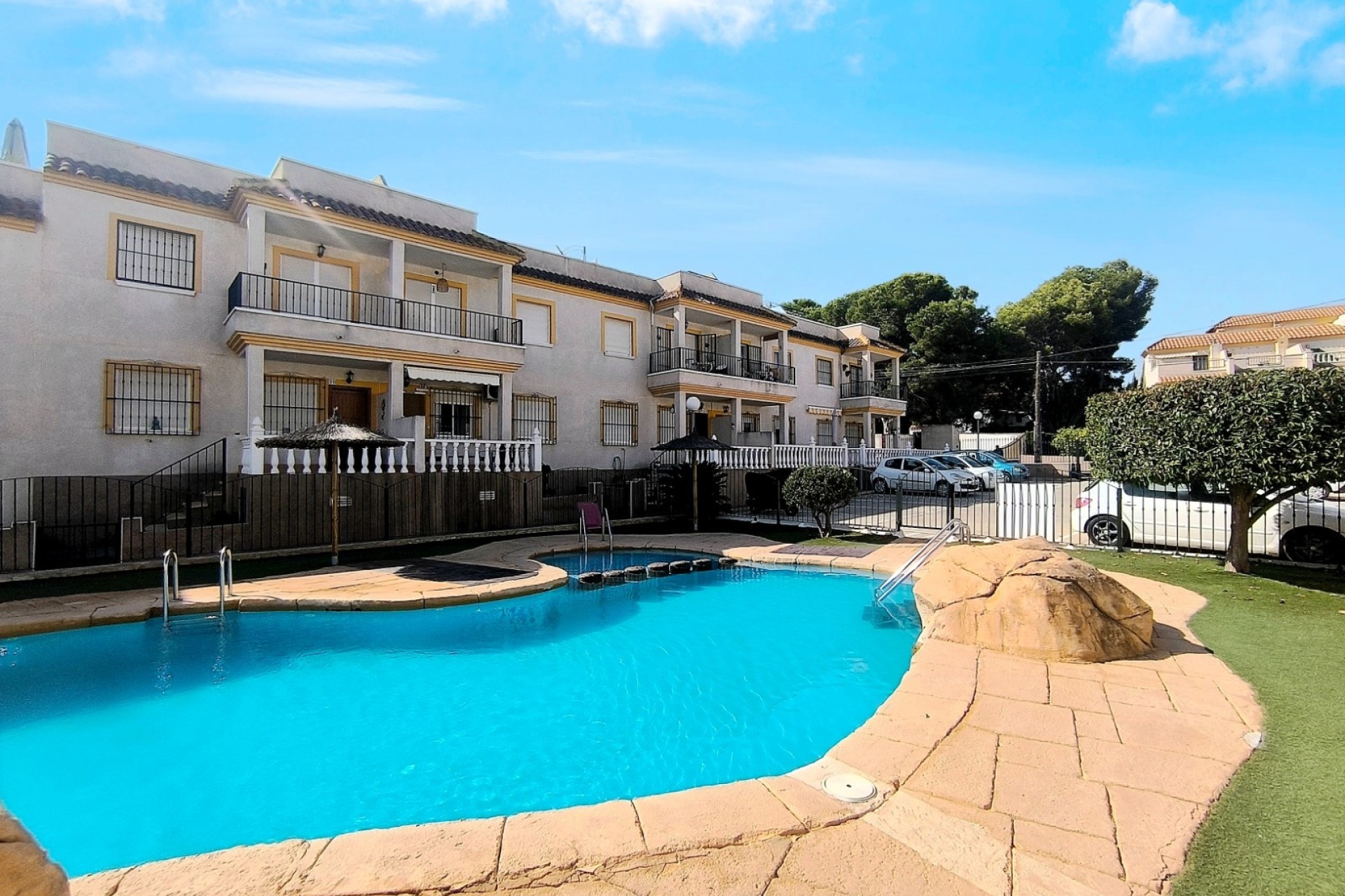Venta - Apartamento / Piso -
Algorfa