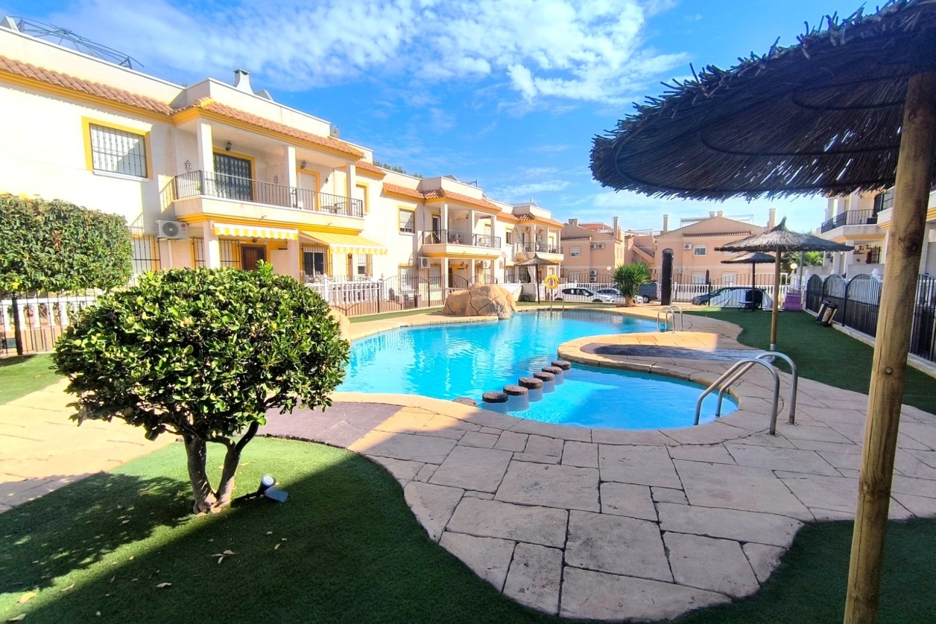 Venta - Apartamento / Piso -
Algorfa