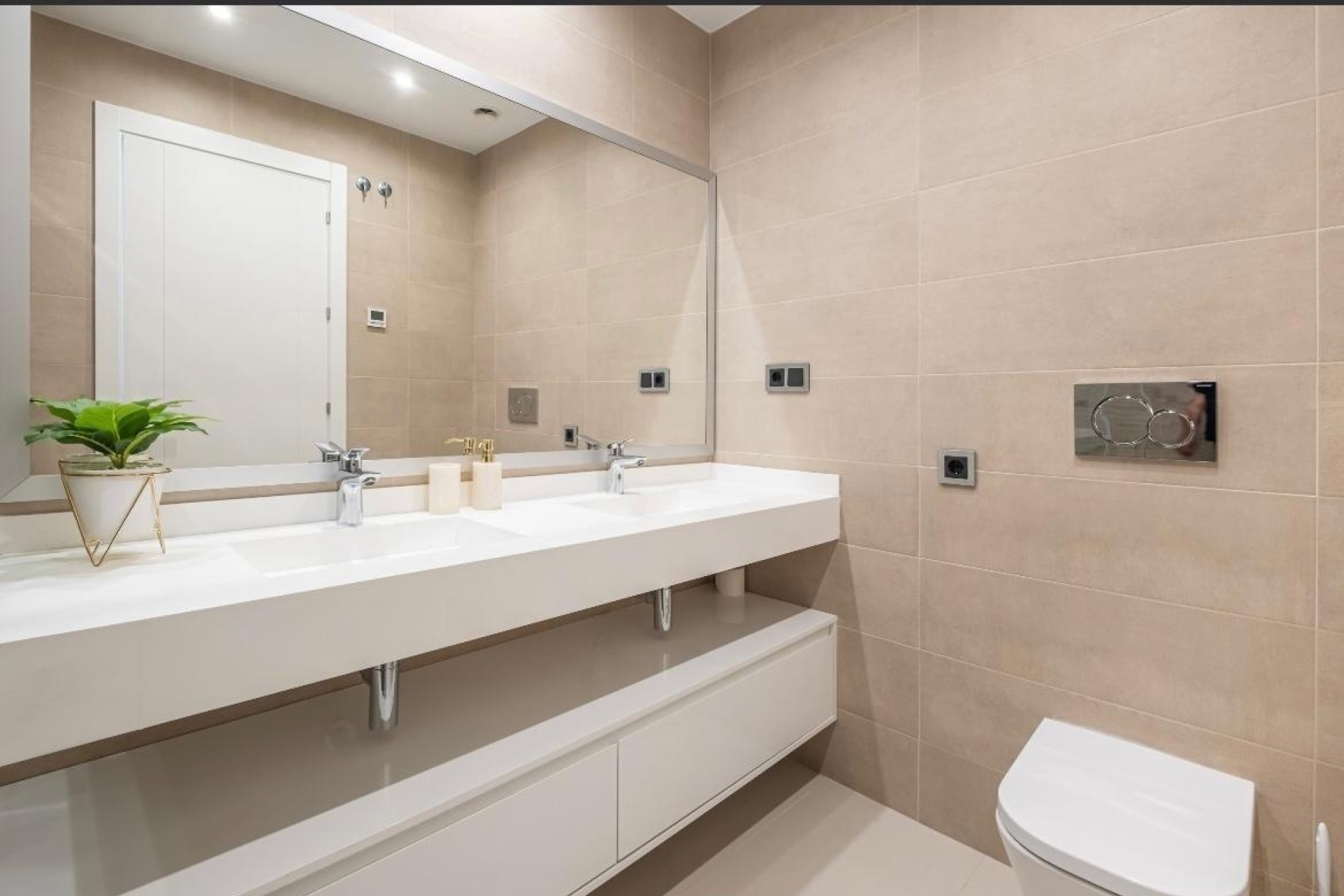 Venta - Apartamento / Piso -
Benidorm - Playa de Poniente