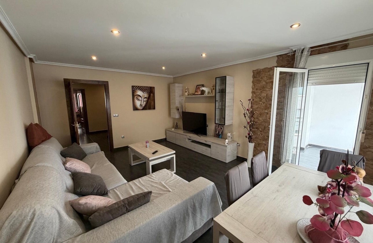 Venta - Apartamento / Piso -
Beniel - CENTRO