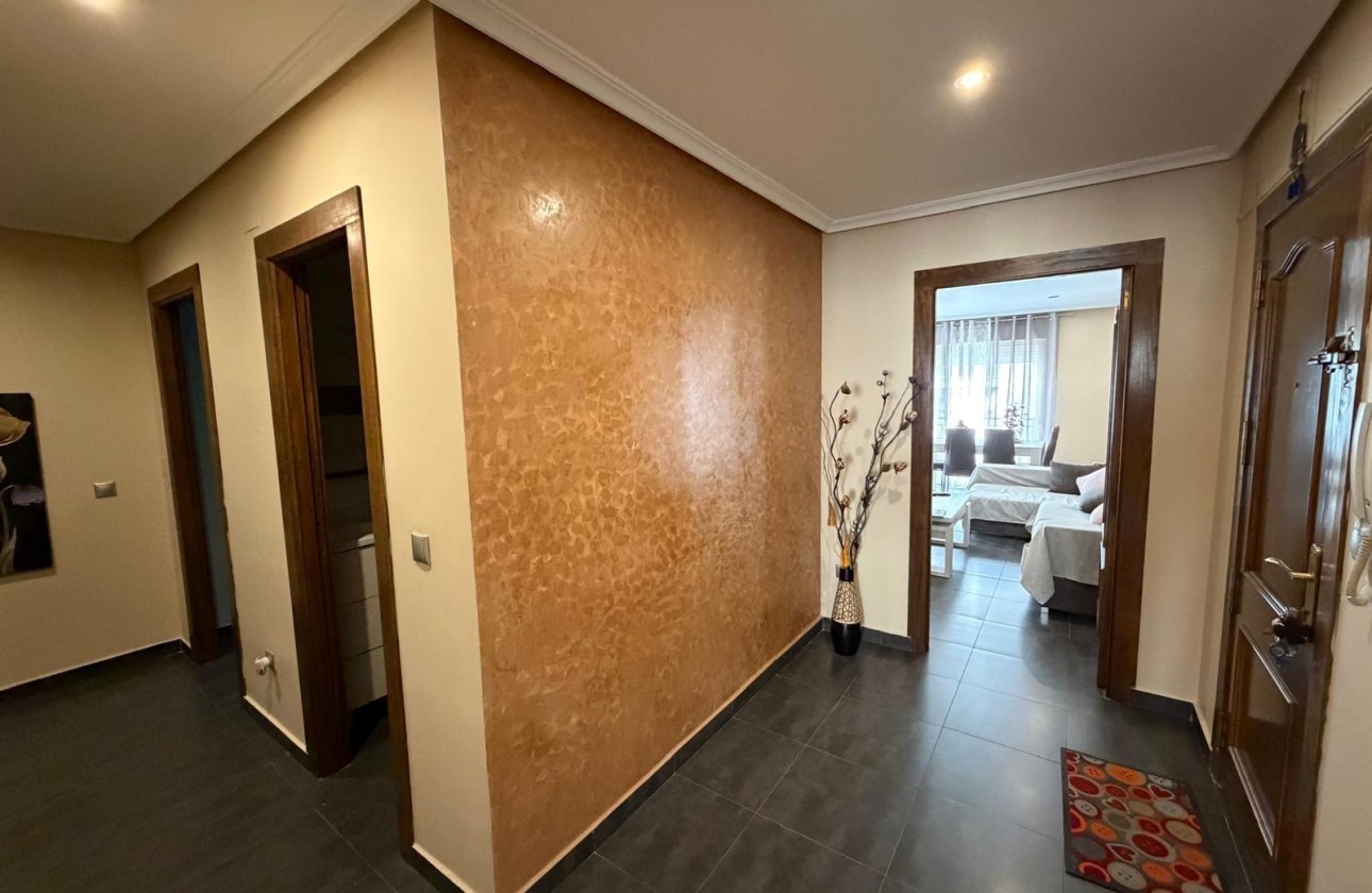 Venta - Apartamento / Piso -
Beniel - CENTRO