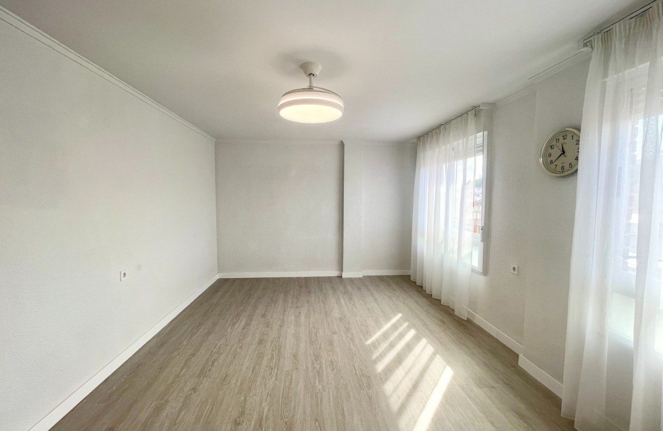 Venta - Apartamento / Piso -
Bigastro