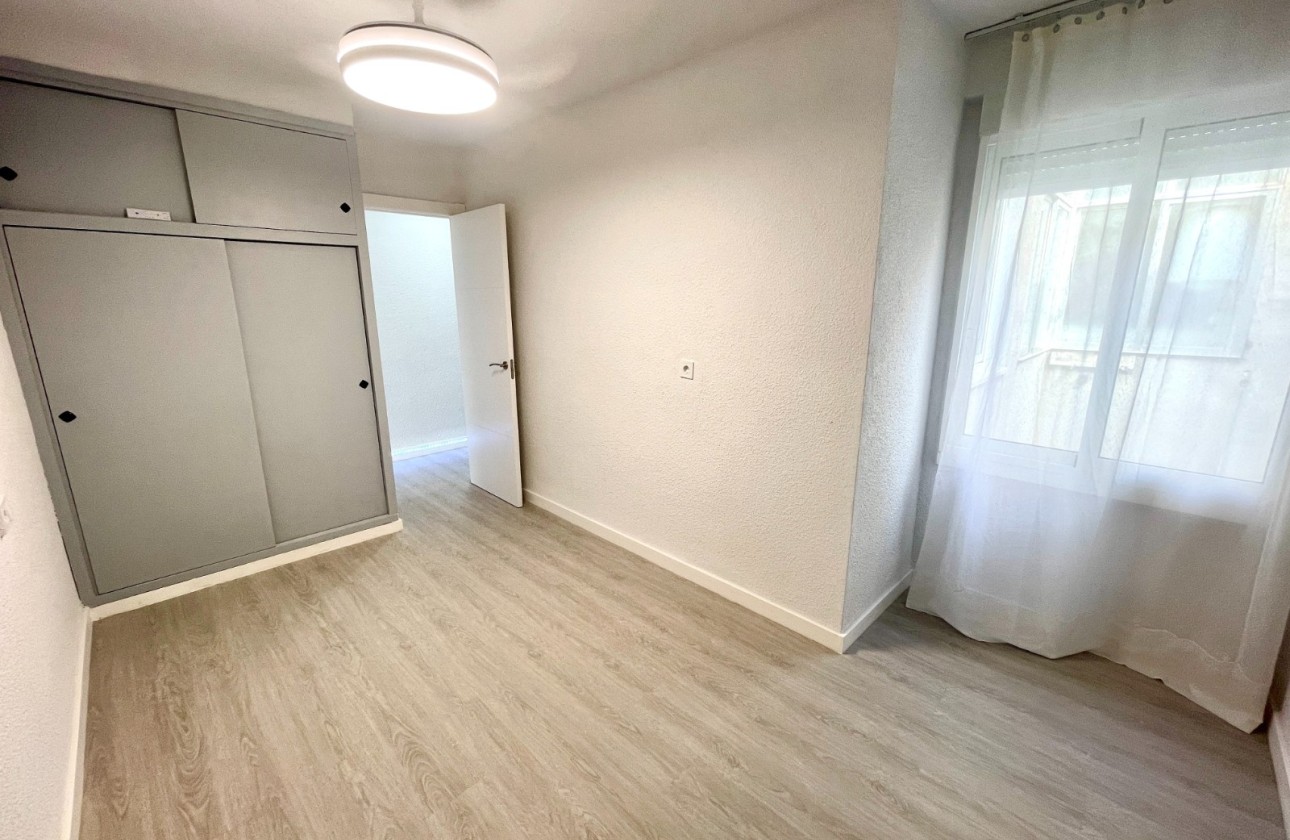 Venta - Apartamento / Piso -
Bigastro