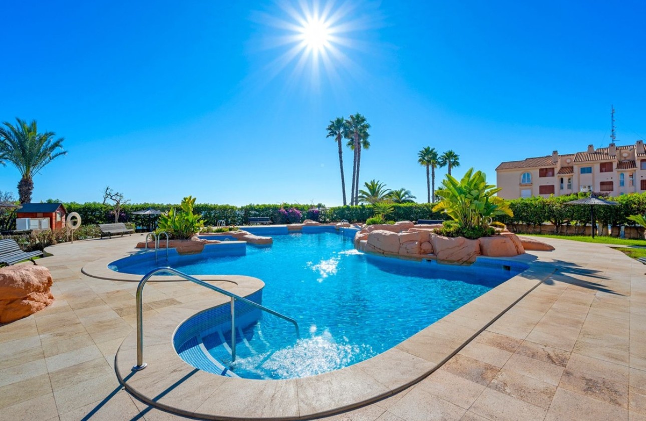Venta - Apartamento / Piso -
Cabo Roig - Costa Blanca