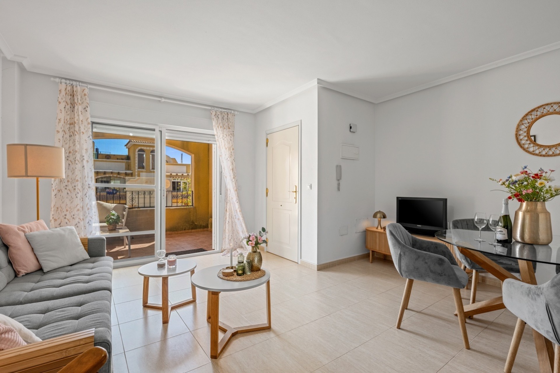 Venta - Apartamento / Piso -
Daya Nueva
