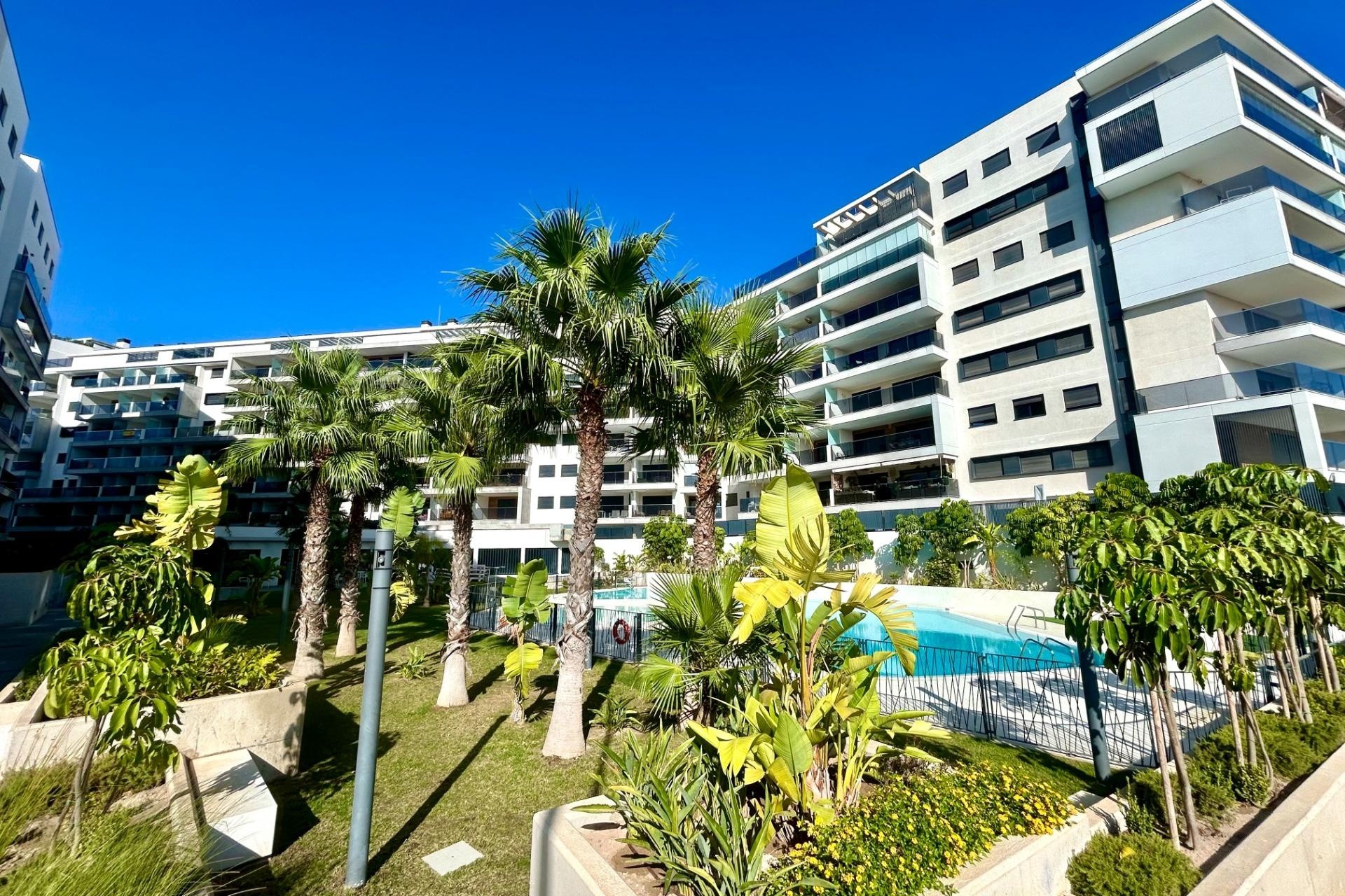 Venta - Apartamento / Piso -
Dehesa de Campoamor - Campoamor