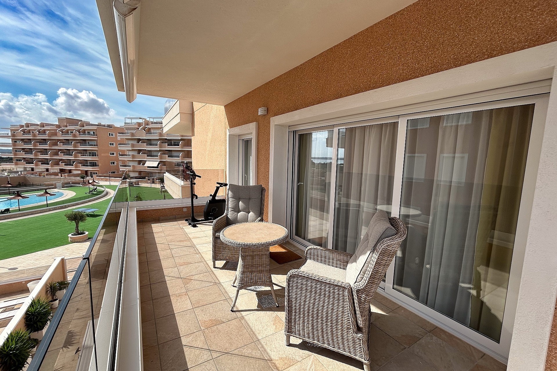 Venta - Apartamento / Piso -
El Raso - Costa Blanca