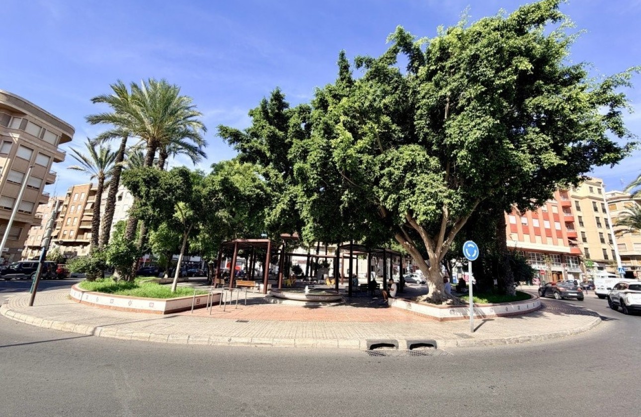 Venta - Apartamento / Piso -
Elche