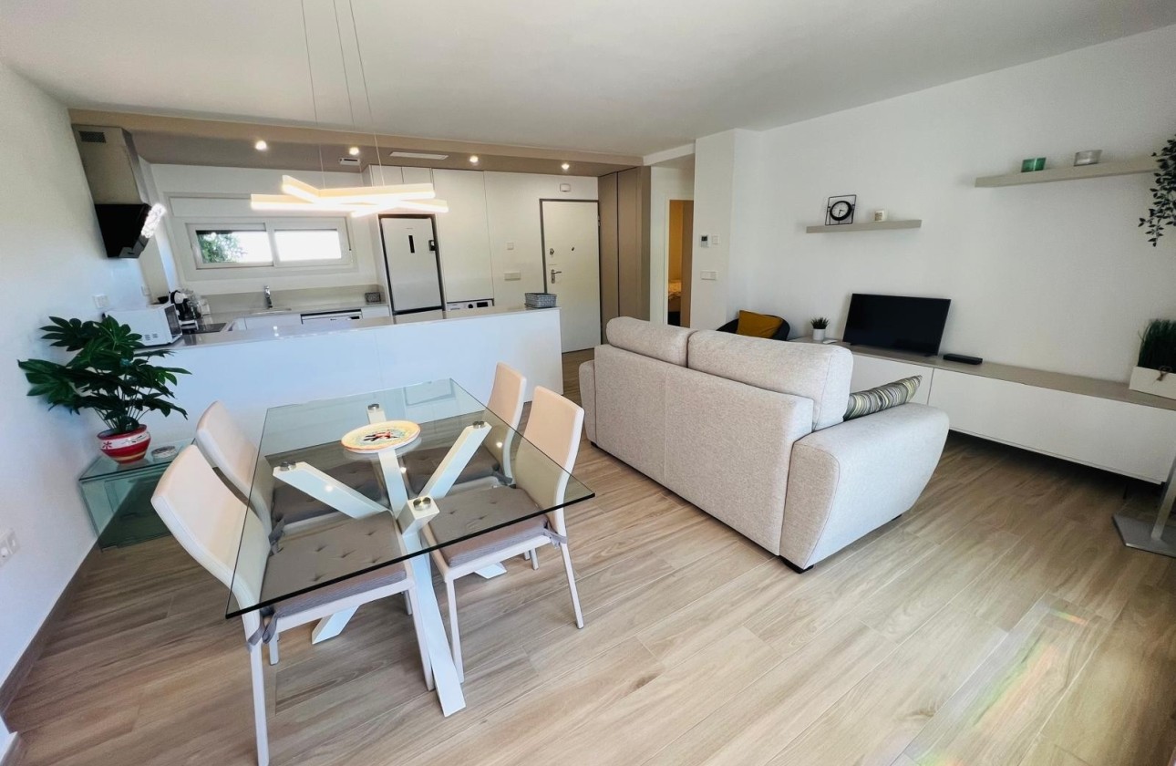 Venta - Apartamento / Piso -
Entre Naranjos - Vistabella Golf