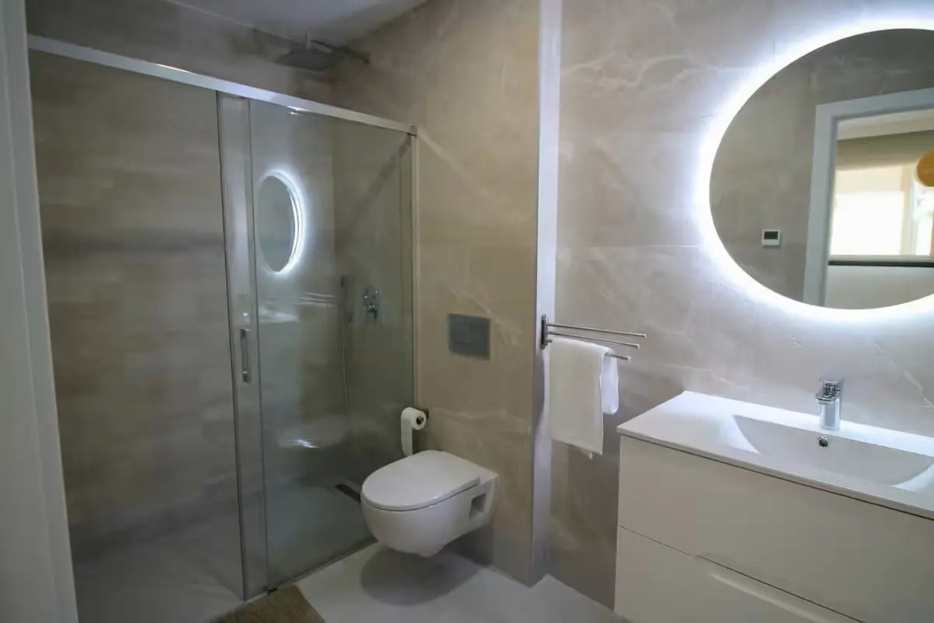Venta - Apartamento / Piso -
Finestrat