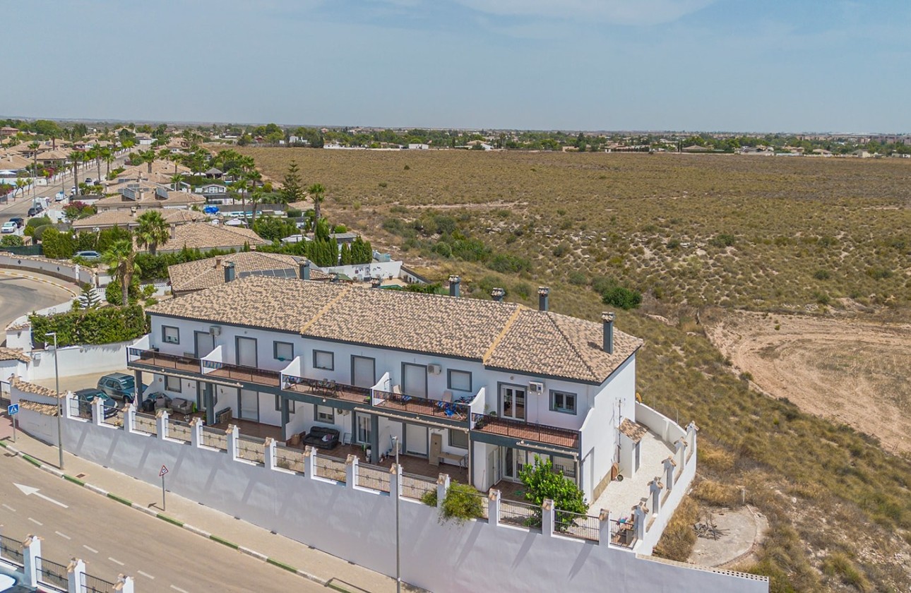 Venta - Apartamento / Piso -
Gea y Truyols - Lo Santiago
