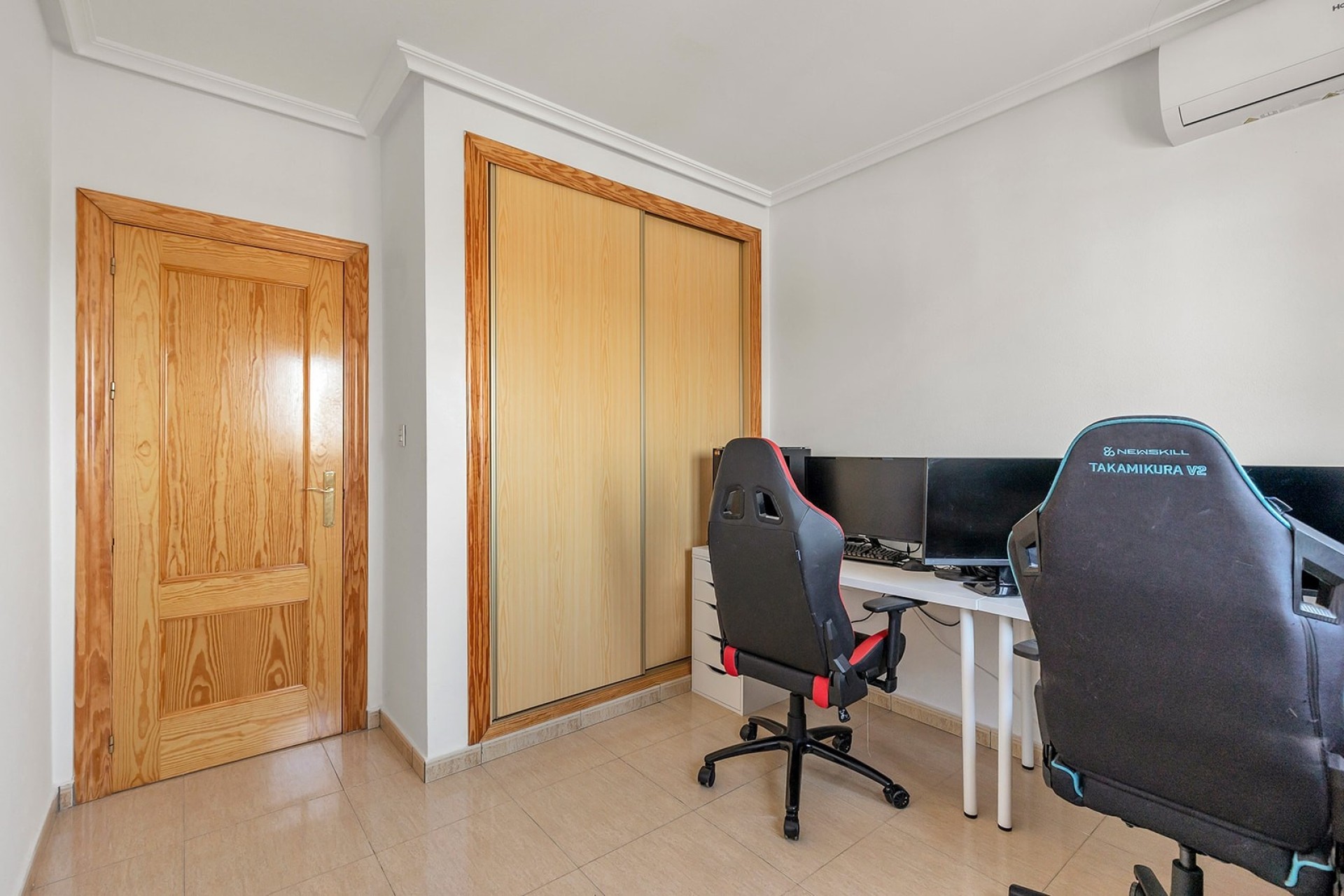 Venta - Apartamento / Piso -
Gea y Truyols - Lo Santiago