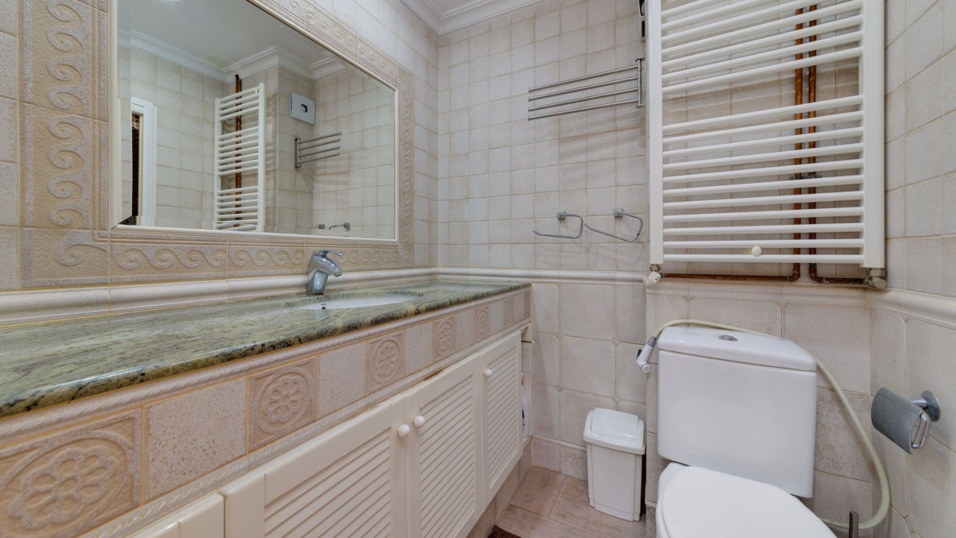 Venta - Apartamento piso -
Guardamar del Segura - Comunidad Valenciana