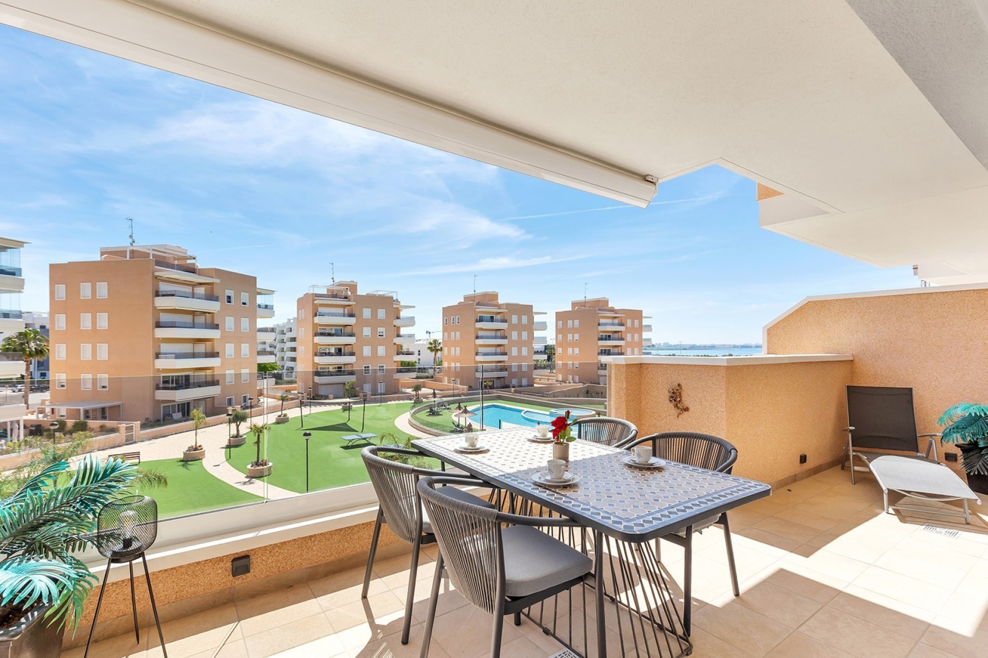 Venta - Apartamento / Piso -
Guardamar del Segura - El Raso
