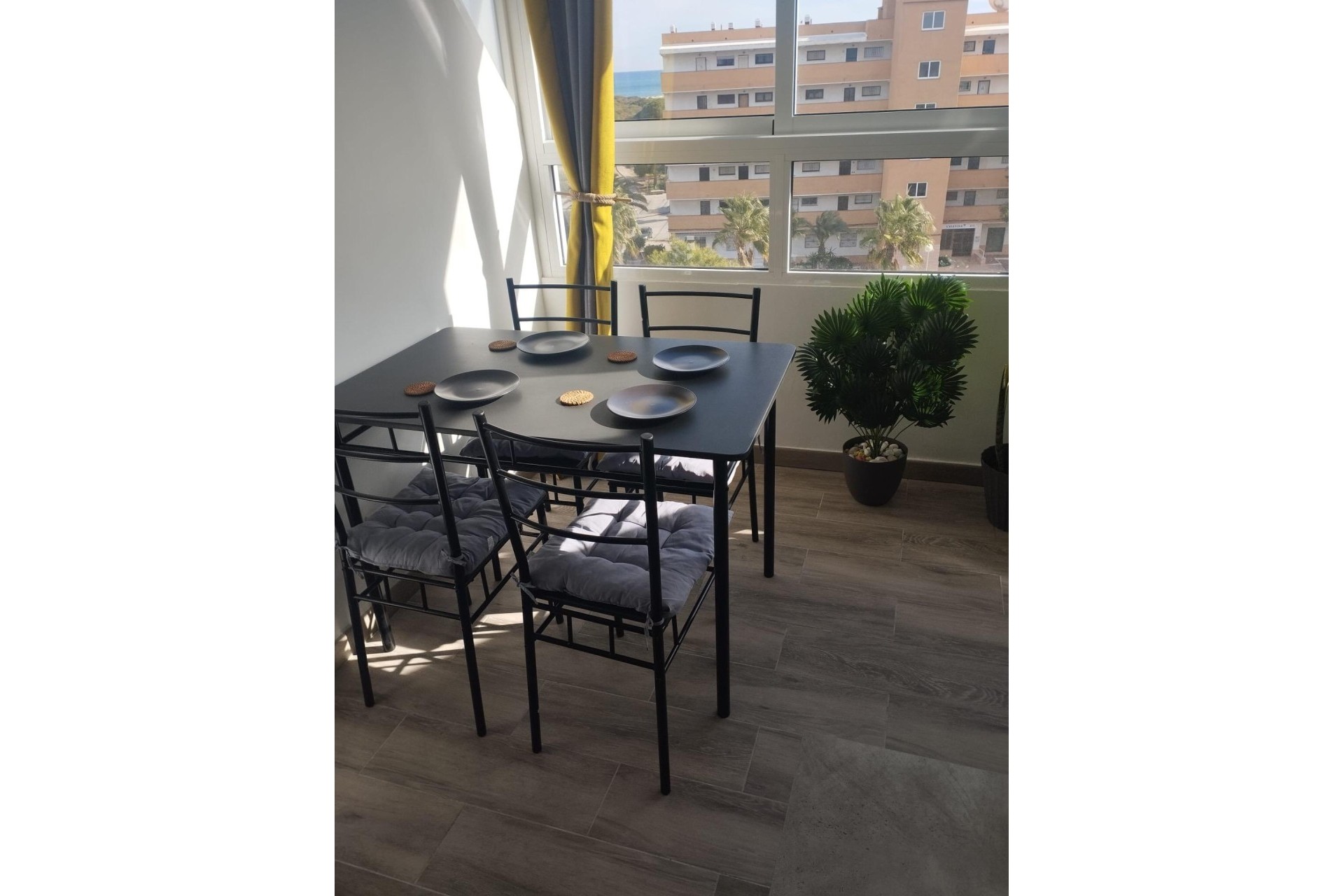 Venta - Apartamento / Piso -
Guardamar del Segura - Pinomar