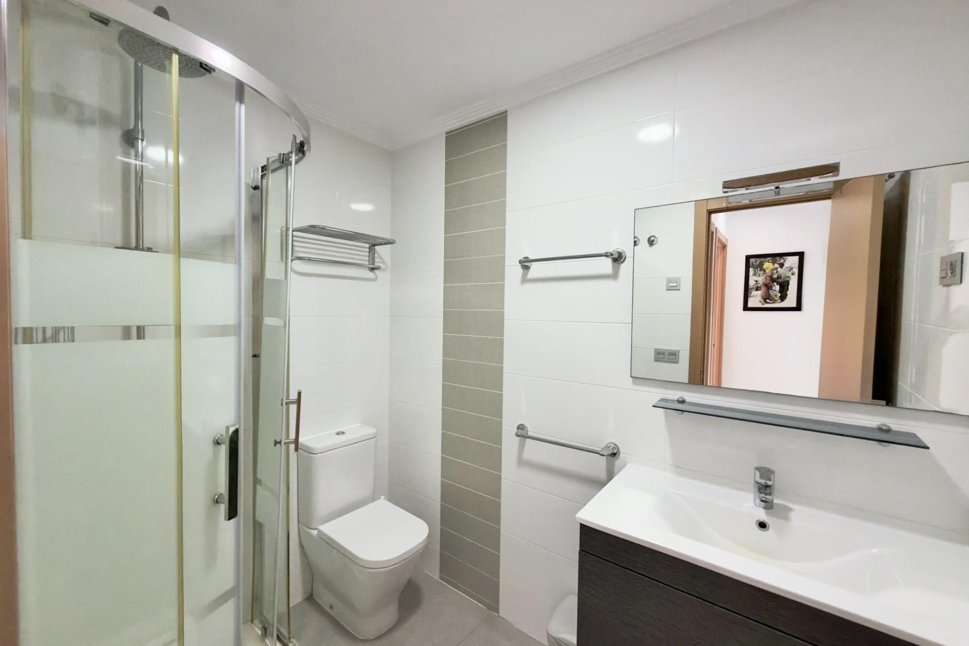 Venta - Apartamento / Piso -
Guardamar del Segura - Urbanizaciones