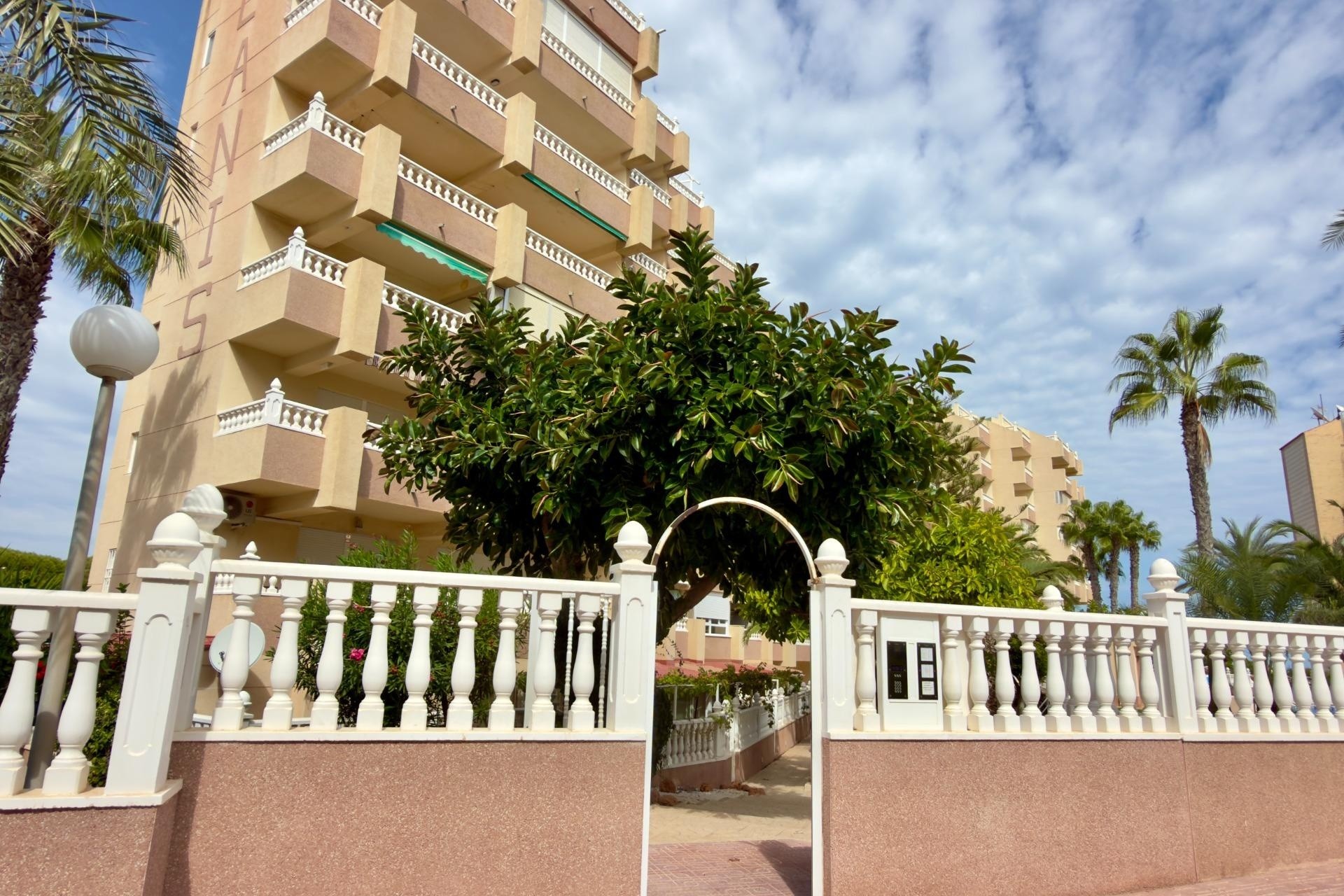 Venta - Apartamento / Piso -
Guardamar del Segura - Urbanizaciones