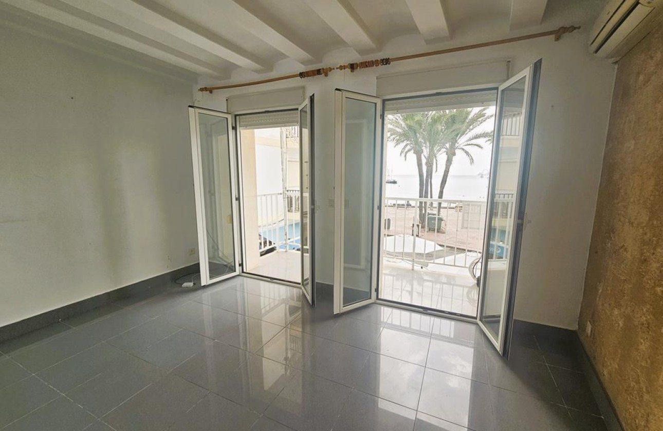 Venta - Apartamento / Piso -
Jávea