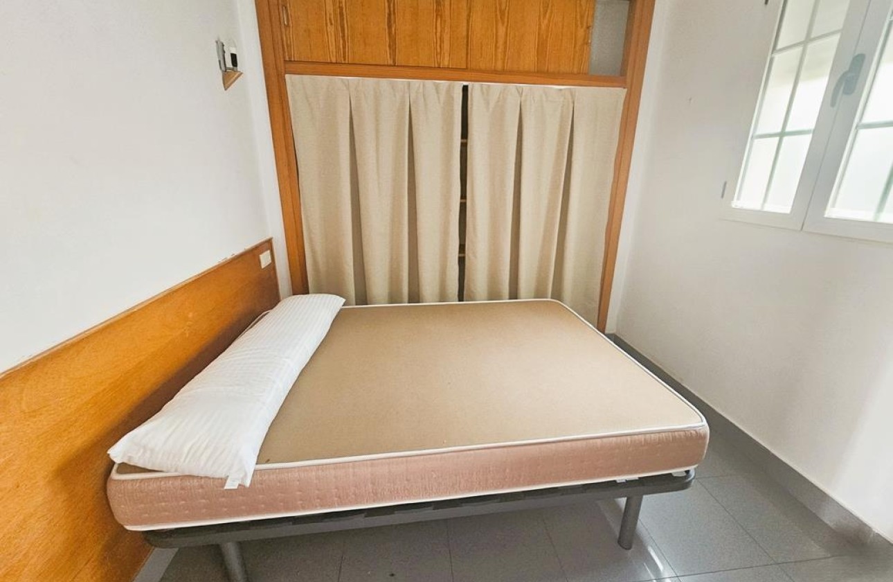Venta - Apartamento / Piso -
Jávea