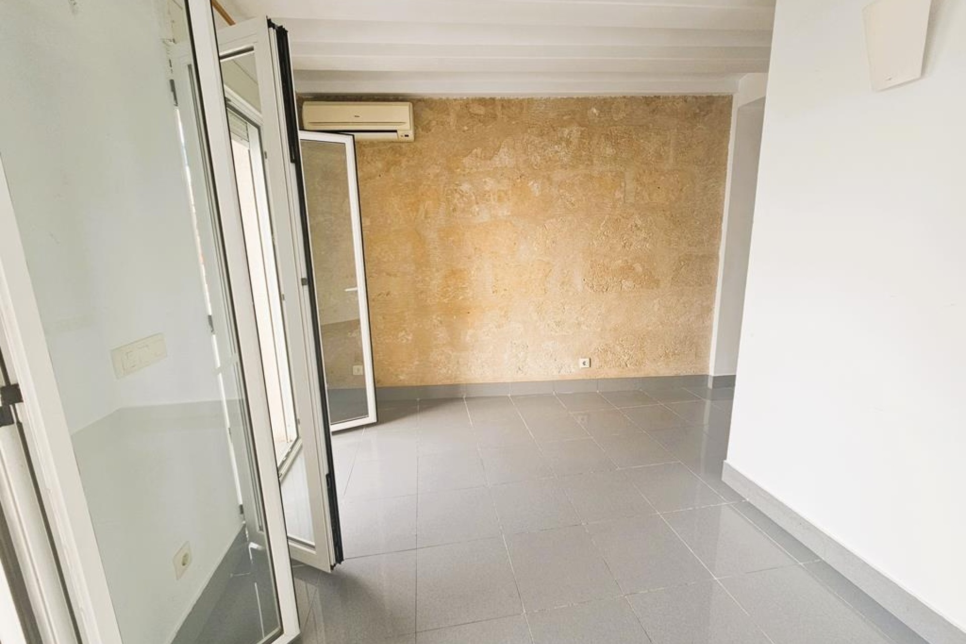 Venta - Apartamento / Piso -
Jávea