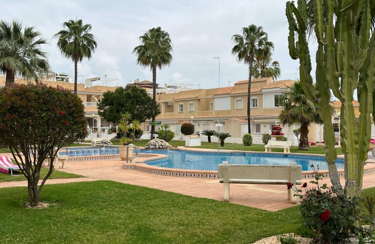 Venta - Apartamento / Piso -
Los Alcazares