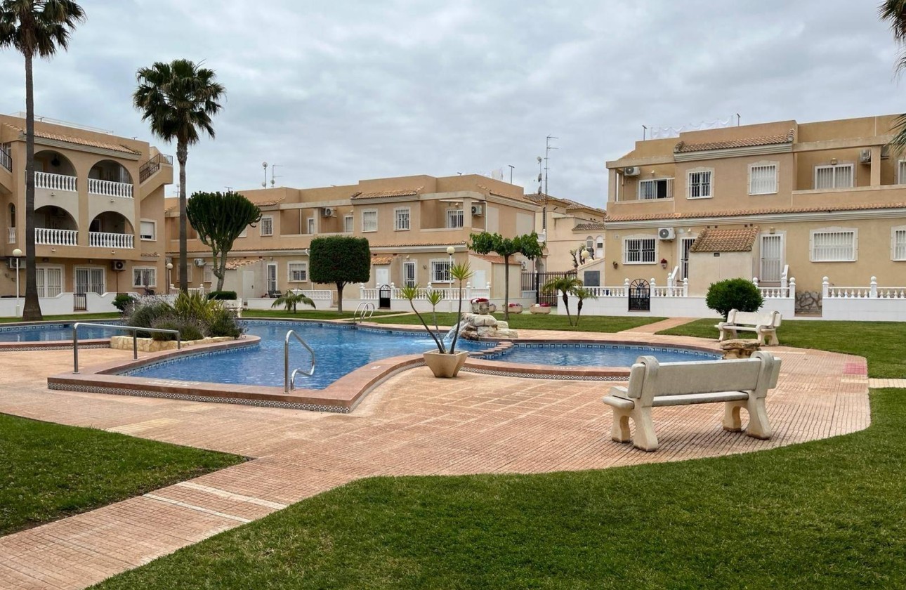 Venta - Apartamento / Piso -
Los Alcazares