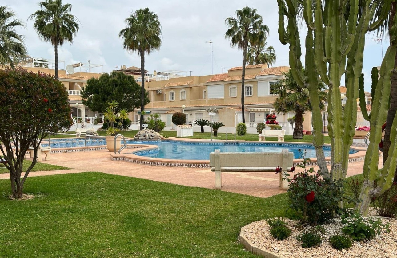 Venta - Apartamento / Piso -
Los Alcazares