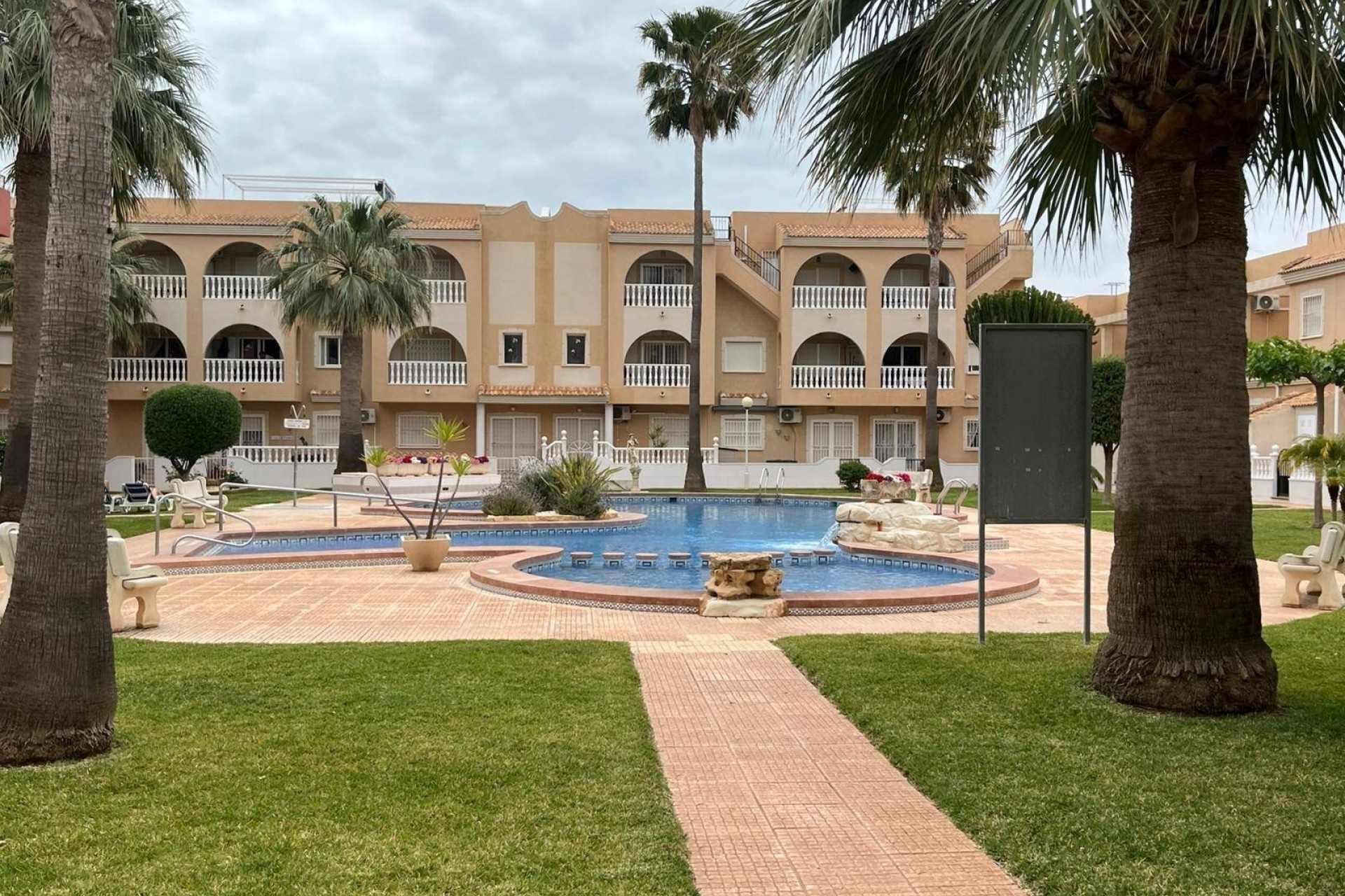 Venta - Apartamento / Piso -
Los Alcazares