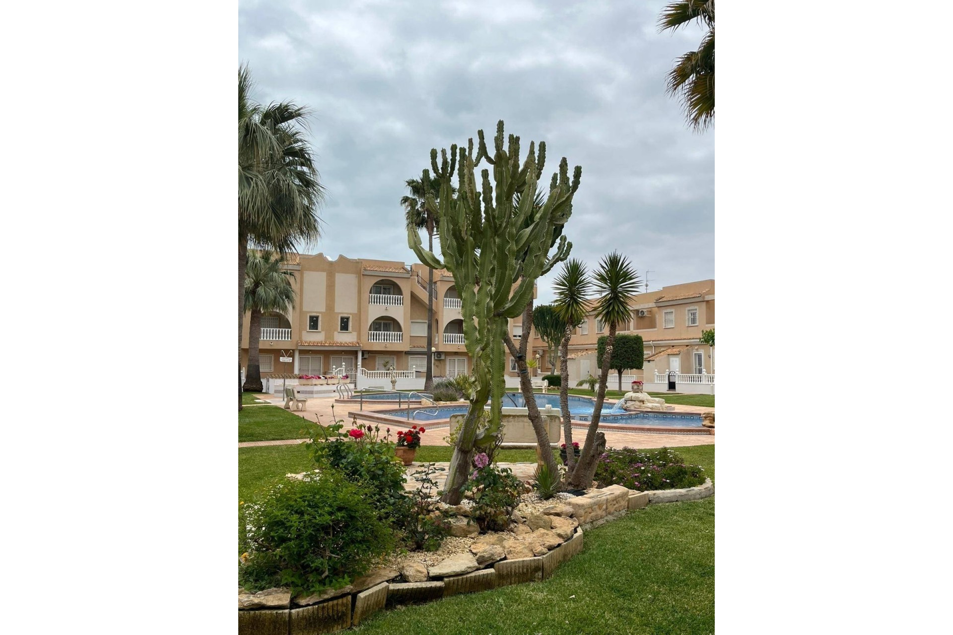 Venta - Apartamento / Piso -
Los Alcazares