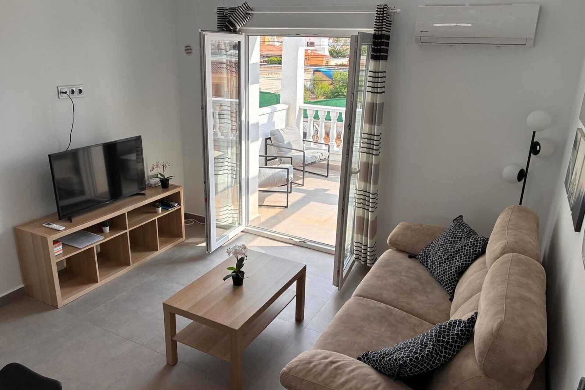 Venta - Apartamento / Piso -
Los Almendros (Orihuela-Costa) - La Florida