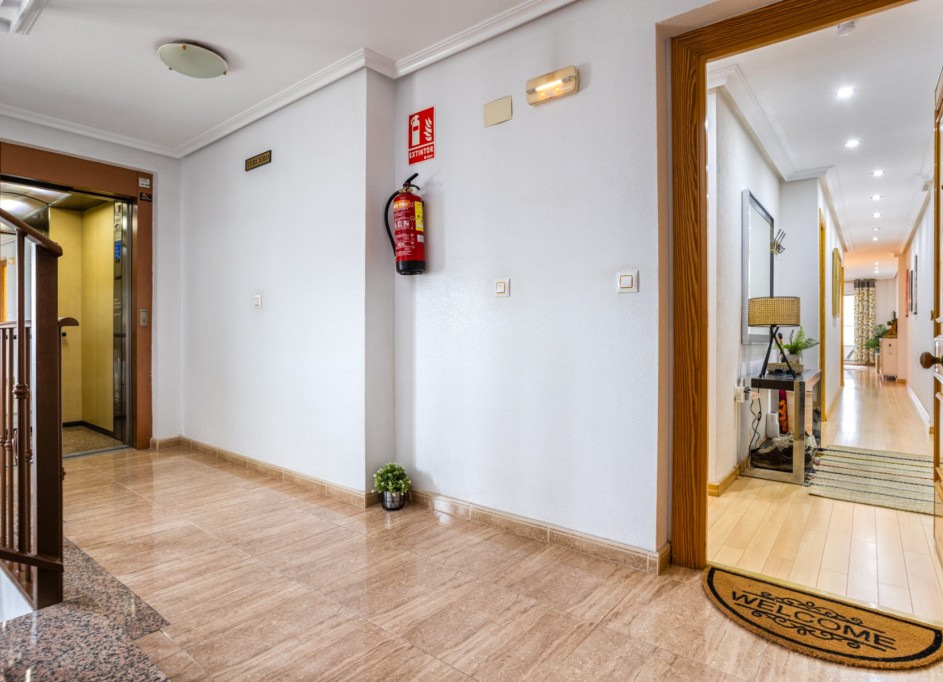 Venta - Apartamento piso -
Los Montesinos