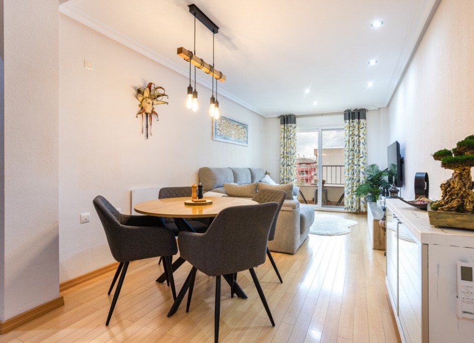 Venta - Apartamento piso -
Los Montesinos