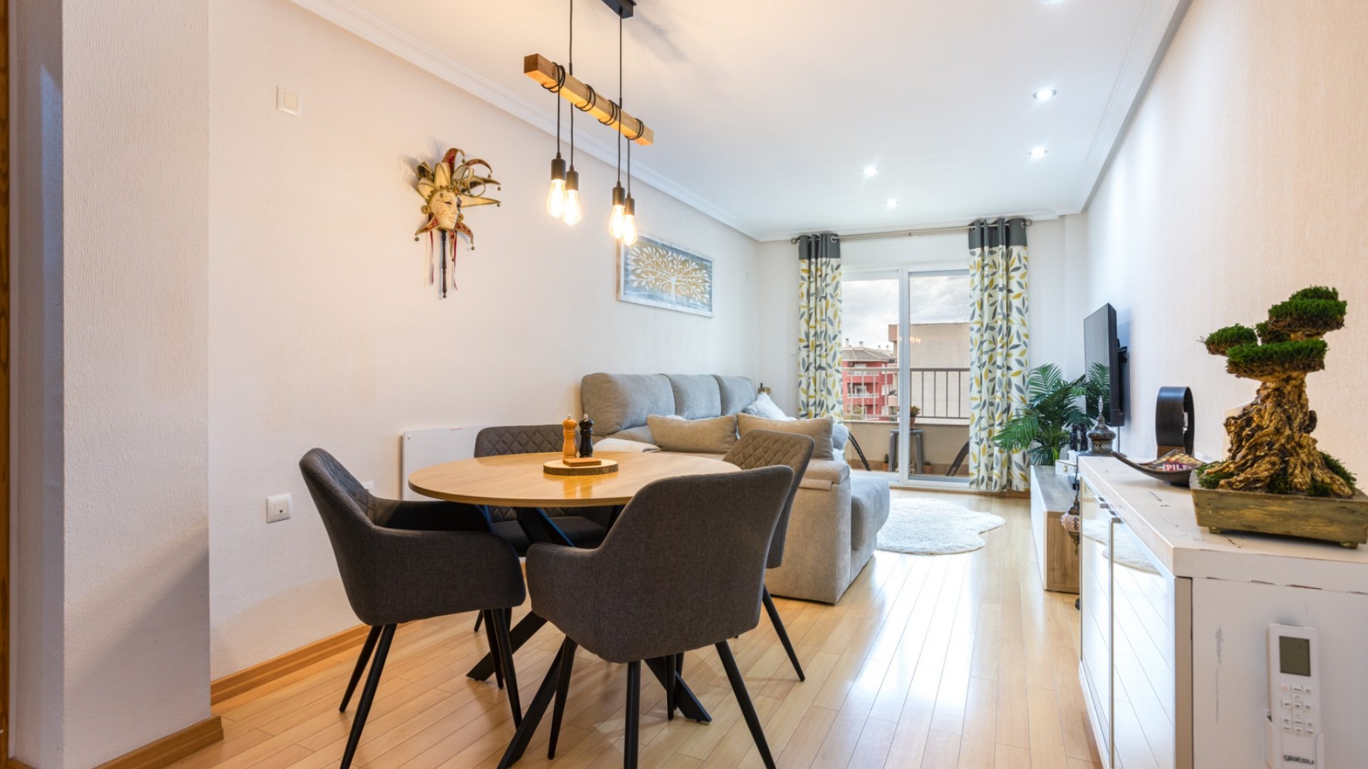 Venta - Apartamento piso -
Los Montesinos