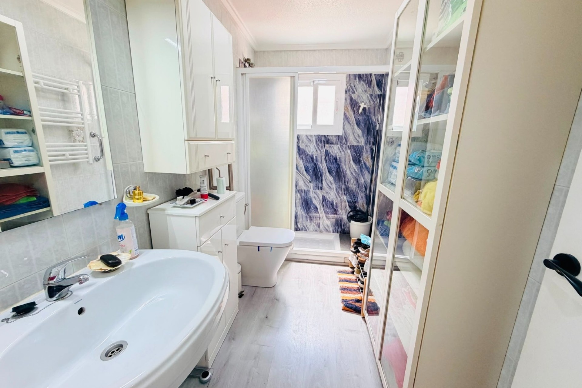 Venta - Apartamento / Piso -
Los Montesinos