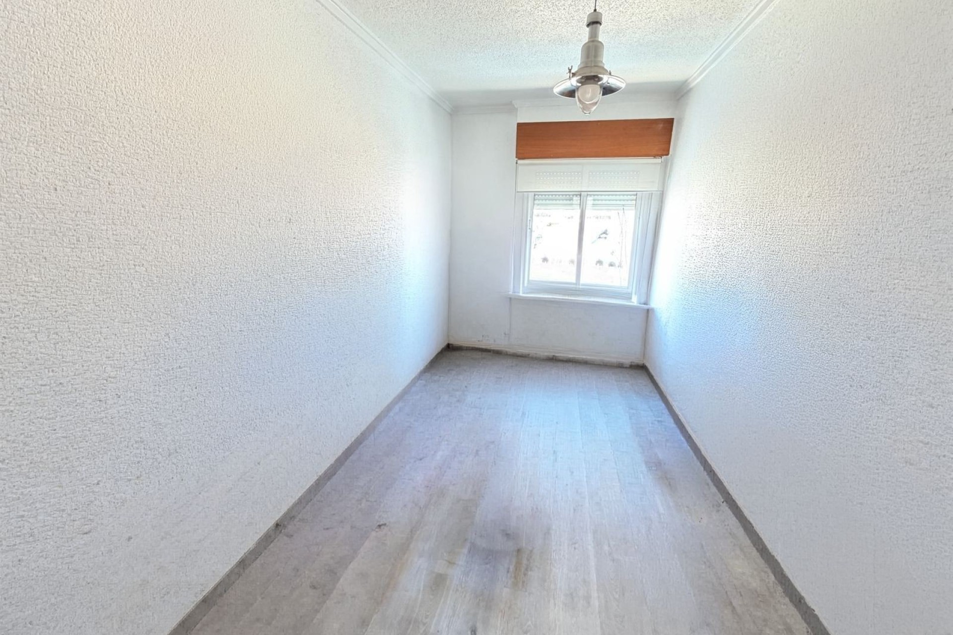 Venta - Apartamento / Piso -
Los Montesinos