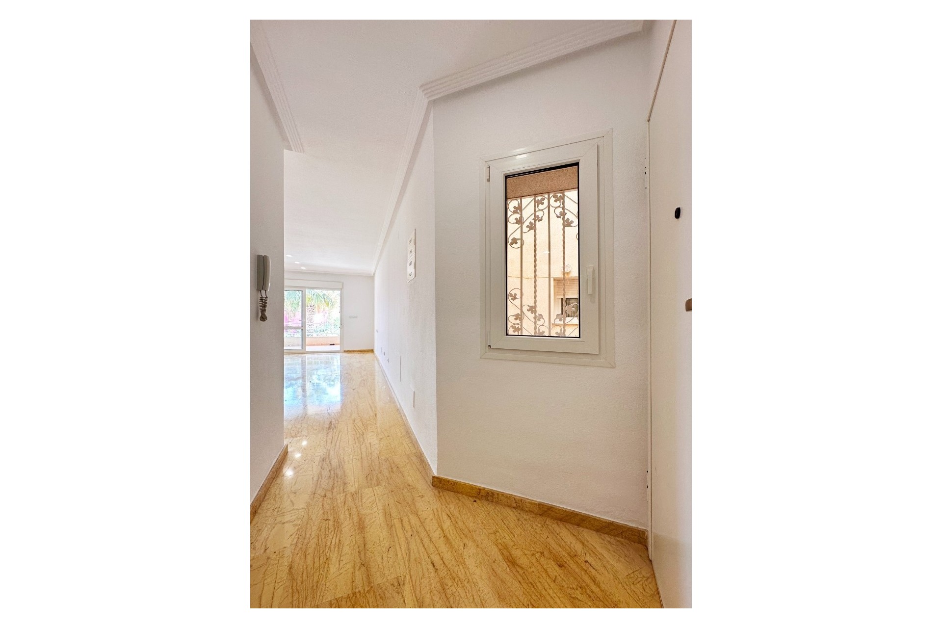 Venta - Apartamento / Piso -
Orihuela Costa - Agua Marina