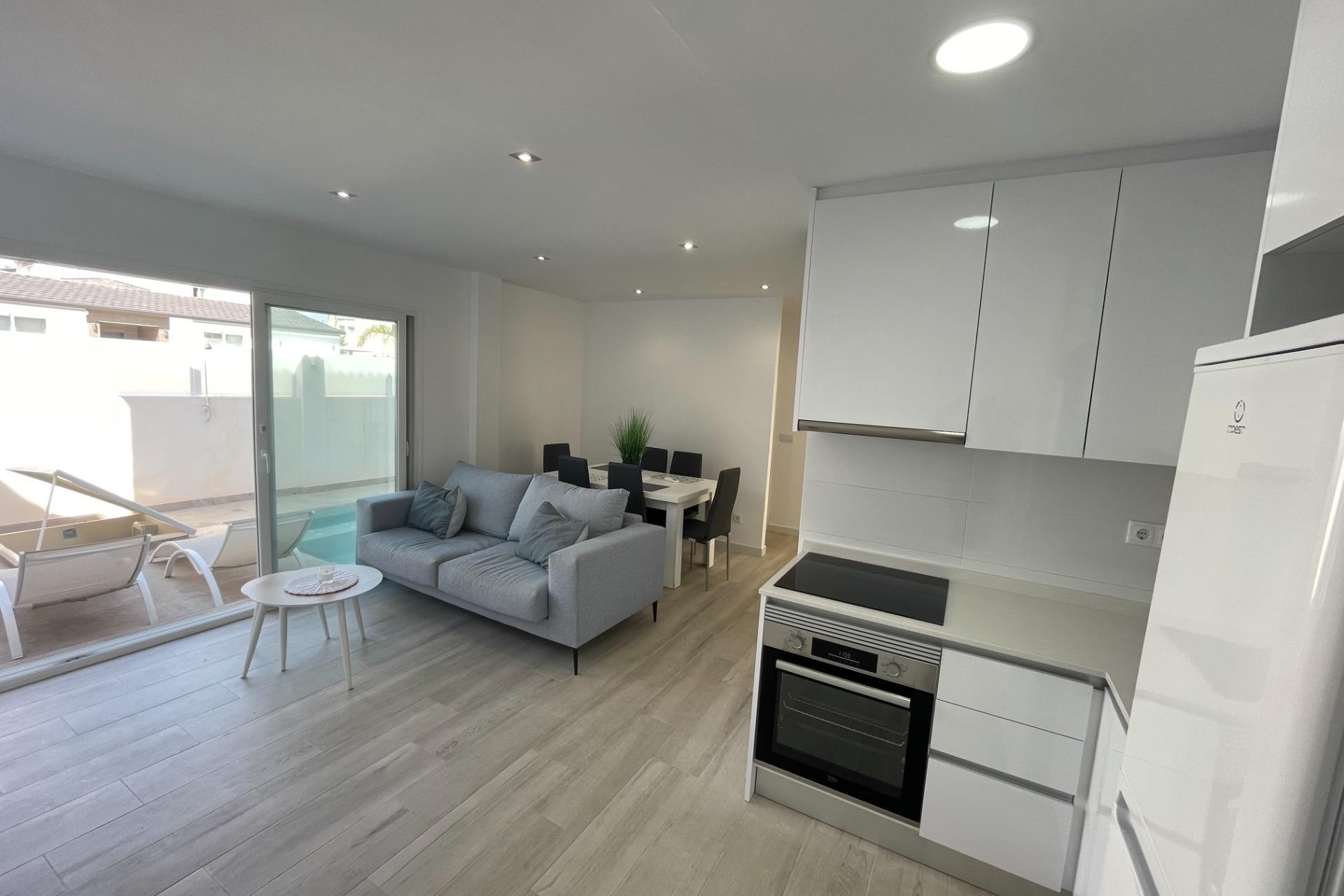 Venta - Apartamento / Piso -
Orihuela Costa - La Regia