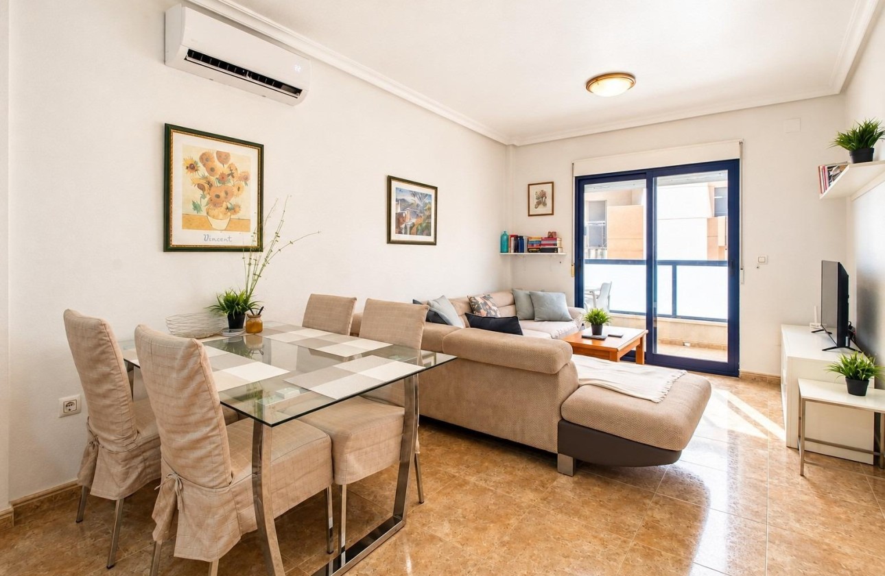 Venta - Apartamento / Piso -
Orihuela Costa - La Regia