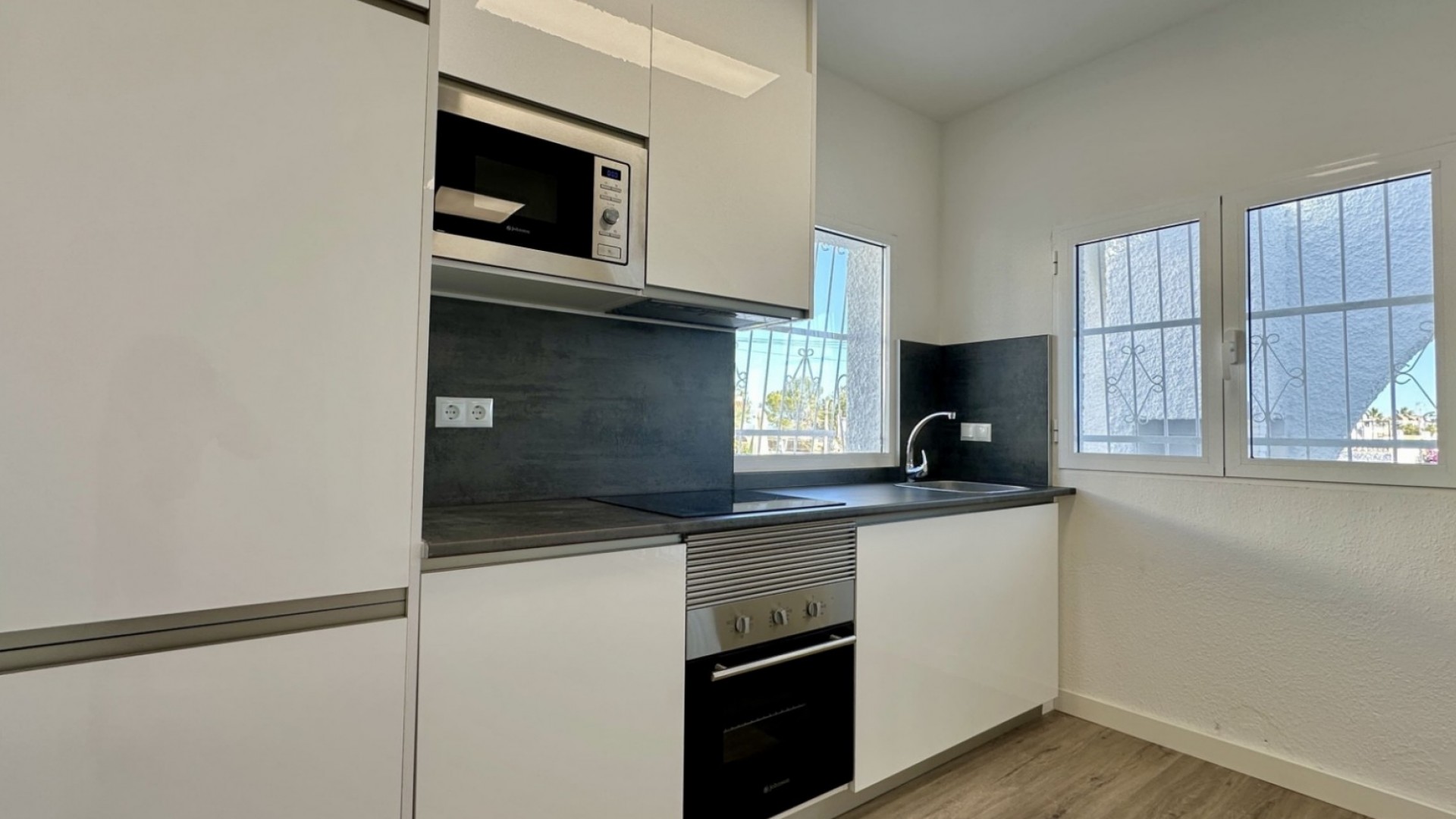 Venta - Apartamento piso -
Orihuela Costa - Las Filipinas