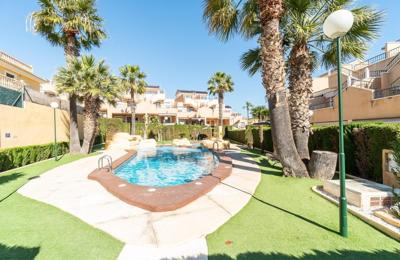 Venta - Apartamento / Piso -
Orihuela Costa - Los Almendros-La Florida