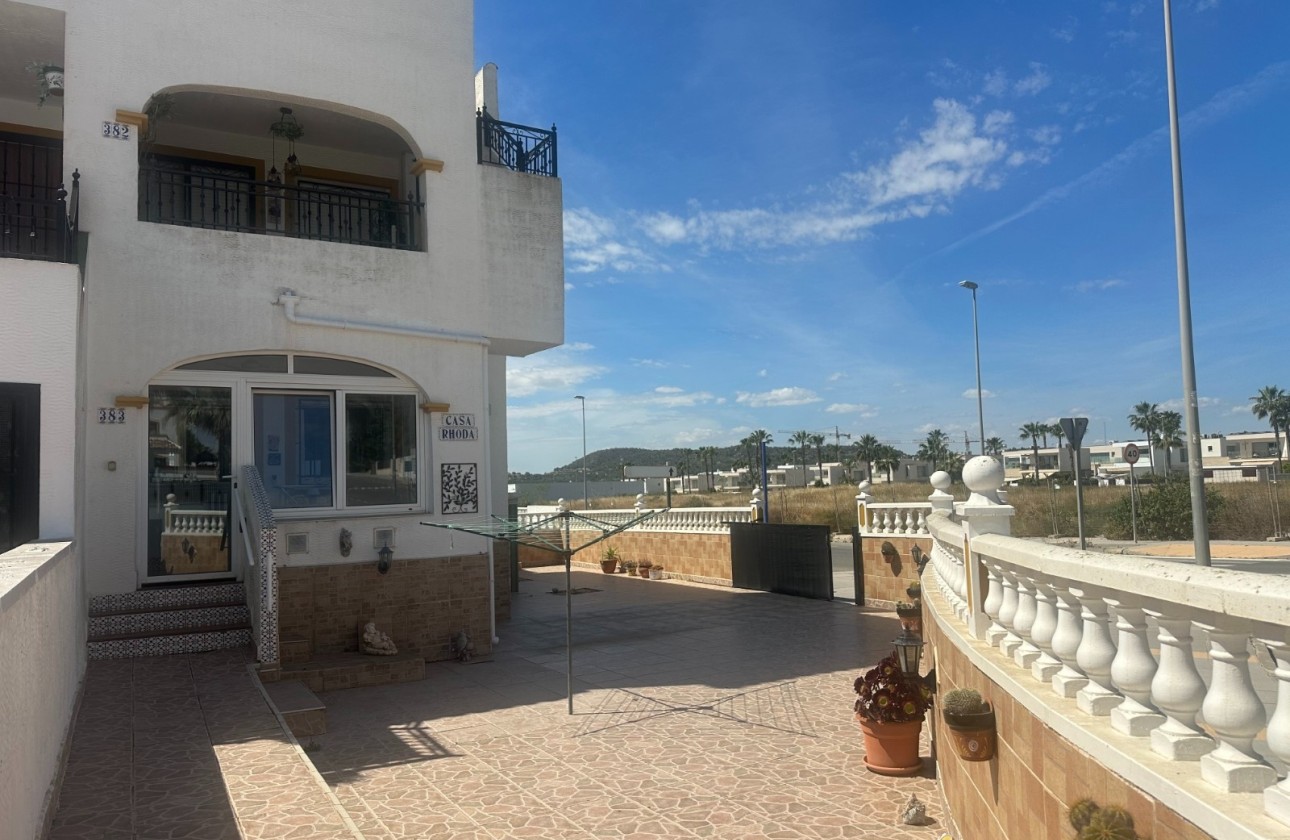 Venta - Apartamento / Piso -
Orihuela - Entre Naranjos - Vistabella Golf