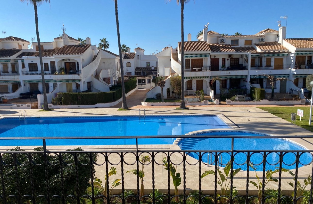 Venta - Apartamento / Piso -
Pilar de la Horadada - Torre de la Horadada