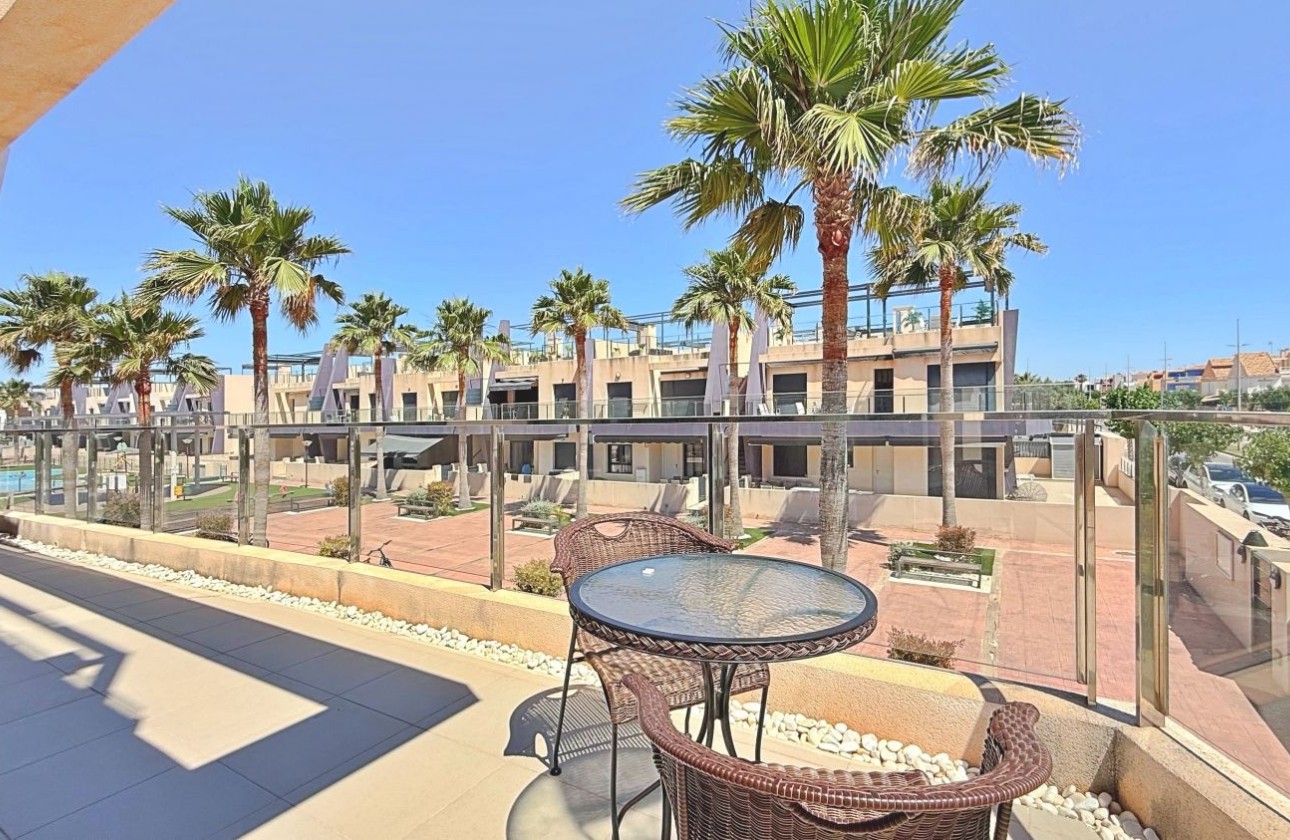 Venta - Apartamento / Piso -
Pilar de la Horadada - Torre de la Horadada
