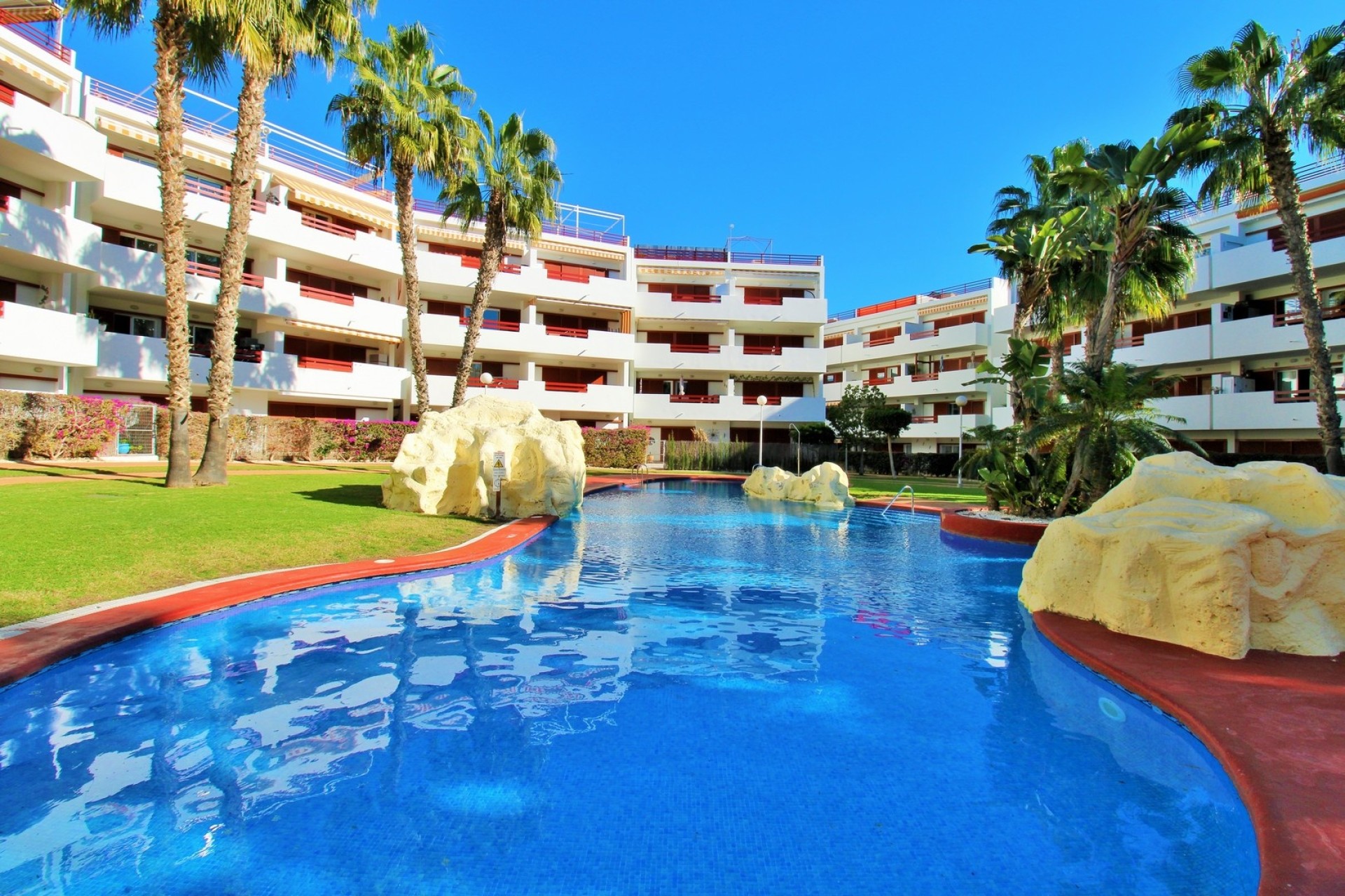 Venta - Apartamento / Piso -
Playa Flamenca